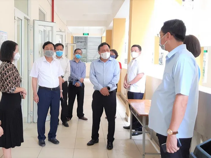 Tăng số phòng thi tuyển sinh lớp 10 ở Hà Nội để đảm bảo giãn cách - Ảnh 1. Tăng số phòng thi tuyển sinh lớp 10 ở Hà Nội để đảm bảo giãn cách - Ảnh 1.