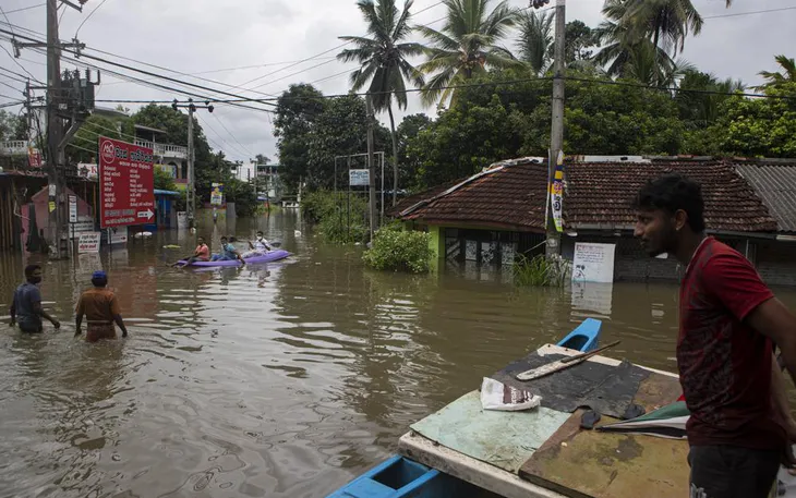 Lũ lụt và sạt lở đất gây thiệt hại nặng nề ở Sri Lanka, 14 người thiệt mạng - Ảnh 3. Lũ lụt và sạt lở đất gây thiệt hại nặng nề ở Sri Lanka, 14 người thiệt mạng - Ảnh 3.
