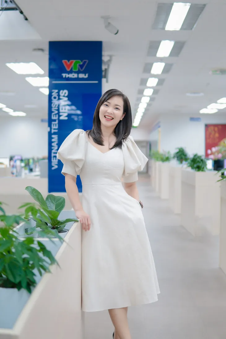 Loạt BTV nổi tiếng của VTV đeo khẩu trang, bạn có nhận ra ai? - Ảnh 28. Loạt BTV nổi tiếng của VTV đeo khẩu trang, bạn có nhận ra ai? - Ảnh 28.