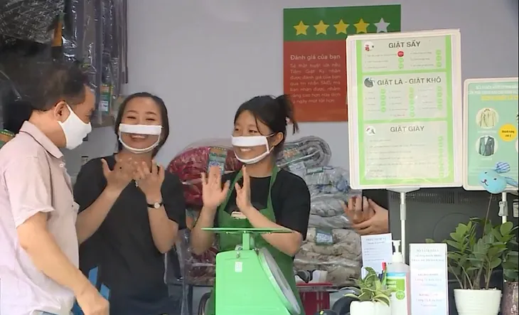 Việc tử tế: Tiệm giặt là hy vọng của người khiếm thính - Ảnh 1. Việc tử tế: Tiệm giặt là hy vọng của người khiếm thính - Ảnh 1.
