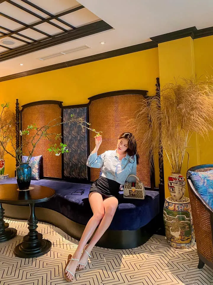 Nam Anh ăn diện sang chảnh hết mức lấn át Phương Oanh trong Hương vị tình thân - Ảnh 12. Nam Anh ăn diện sang chảnh hết mức lấn át Phương Oanh trong Hương vị tình thân - Ảnh 12.