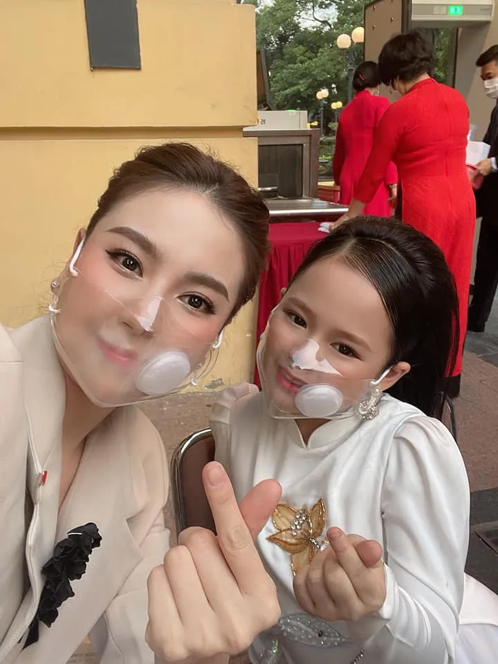 Loạt BTV nổi tiếng của VTV đeo khẩu trang, bạn có nhận ra ai? - Ảnh 22. Loạt BTV nổi tiếng của VTV đeo khẩu trang, bạn có nhận ra ai? - Ảnh 22.