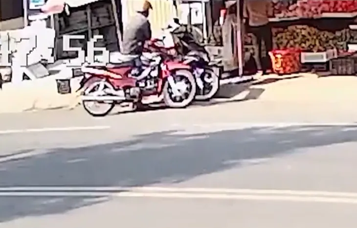 Cậy cốp xe máy, cuỗm hơn 210 triệu đồng - Ảnh 1. Cậy cốp xe máy, cuỗm hơn 210 triệu đồng - Ảnh 1.