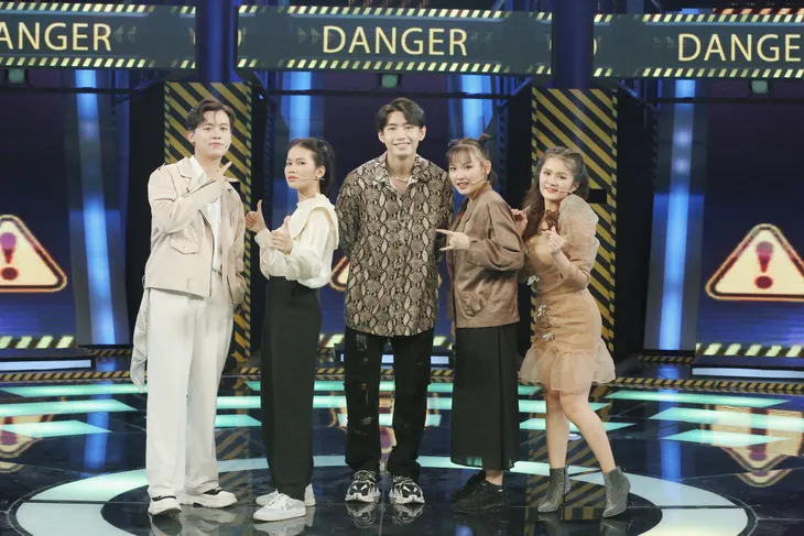 Fans Erik khóc thét khi Quang Đăng khoe giọng với hit Em không sai, chúng ta sai - Ảnh 2. Fans Erik khóc thét khi Quang Đăng khoe giọng với hit Em không sai, chúng ta sai - Ảnh 2.