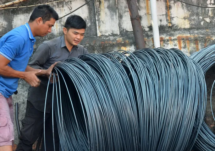 Giá thép tăng phi mã: Cách nào để “hạ nhiệt”? - Ảnh 1. Giá thép tăng phi mã: Cách nào để “hạ nhiệt”? - Ảnh 1.