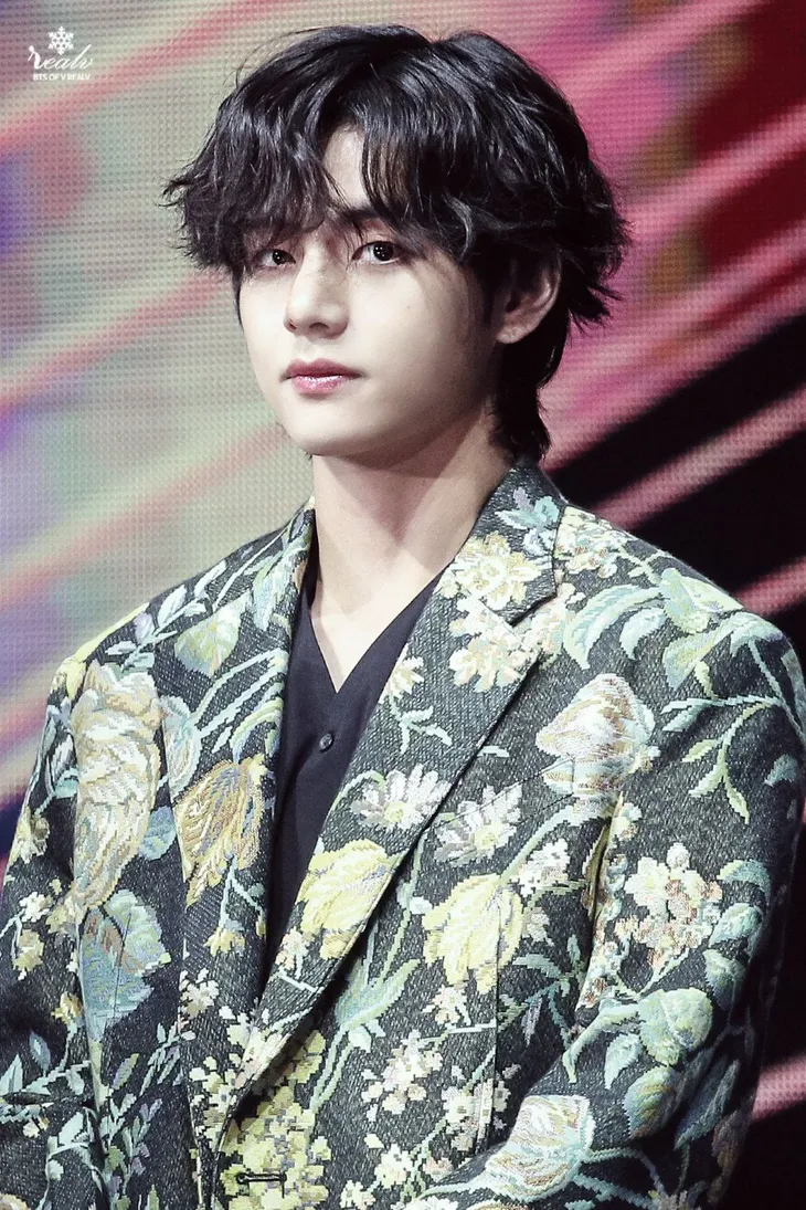 7 mỹ nam đứng đầu K-pop do các bác sĩ thẩm mỹ chọn - Ảnh 3. 7 mỹ nam đứng đầu K-pop do các bác sĩ thẩm mỹ chọn - Ảnh 3.