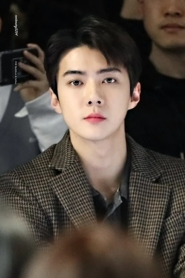 7 mỹ nam đứng đầu K-pop do các bác sĩ thẩm mỹ chọn - Ảnh 7. 7 mỹ nam đứng đầu K-pop do các bác sĩ thẩm mỹ chọn - Ảnh 7.