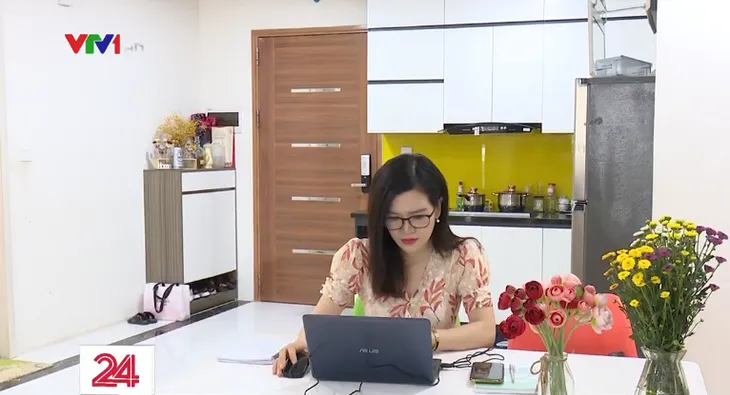 Xoay xở làm việc tại nhà mùa dịch - Ảnh 2. Xoay xở làm việc tại nhà mùa dịch - Ảnh 2.