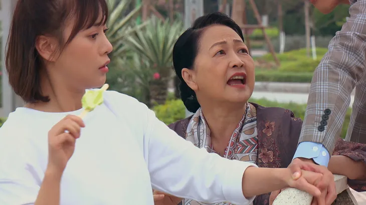 Hương vị tình thân - Tập 37: Lặng lẽ siết chặt tay Nam (Phương Oanh), Long (Mạnh Trường) khiến crush rớt tim - Ảnh 3. Hương vị tình thân - Tập 37: Lặng lẽ siết chặt tay Nam (Phương Oanh), Long (Mạnh Trường) khiến crush rớt tim - Ảnh 3.