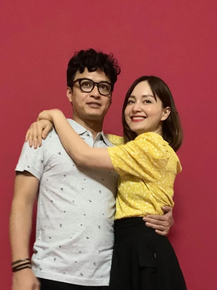 Hồng Đăng ôm Lan Phương trong phim mới, Việt Anh xúi hôn đàng hoàng vào - Ảnh 2. Hồng Đăng ôm Lan Phương trong phim mới, Việt Anh xúi hôn đàng hoàng vào - Ảnh 2.