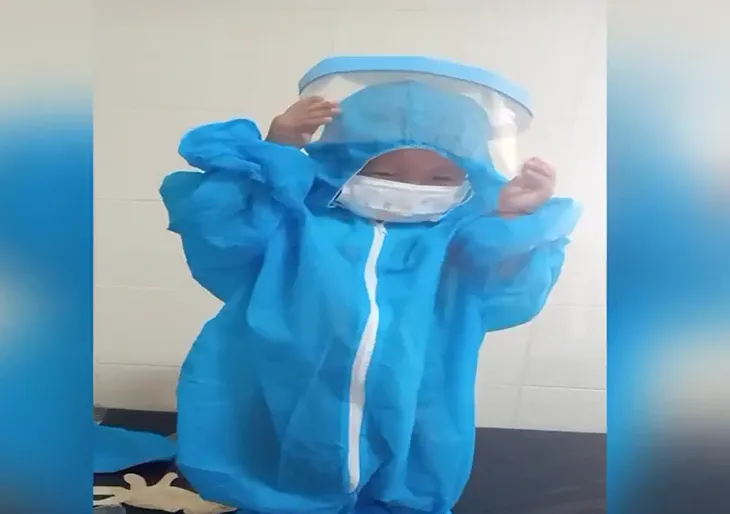 Xúc động hình ảnh bé 3 tuổi mắc ung thư lon ton theo bố về nhà sau khi hết cách ly - Ảnh 3. Xúc động hình ảnh bé 3 tuổi mắc ung thư lon ton theo bố về nhà sau khi hết cách ly - Ảnh 3.