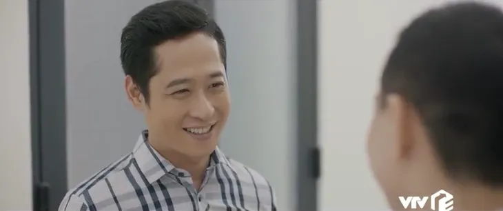 Mùa hoa tìm lại - Tập 7: Mất chức trong phút mốt, Hoàn (Mạnh Hưng) cả gan đánh Tuyết (Hương Giang), chửi bố vợ lừa đảo - Ảnh 2. Mùa hoa tìm lại - Tập 7: Mất chức trong phút mốt, Hoàn (Mạnh Hưng) cả gan đánh Tuyết (Hương Giang), chửi bố vợ lừa đảo - Ảnh 2.