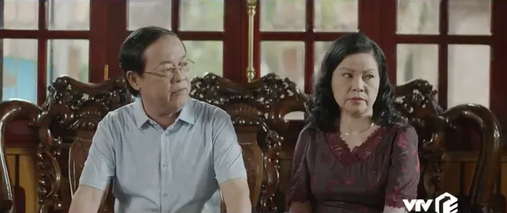 Mùa hoa tìm lại - Tập 7: Mất chức trong phút mốt, Hoàn (Mạnh Hưng) cả gan đánh Tuyết (Hương Giang), chửi bố vợ lừa đảo - Ảnh 12. Mùa hoa tìm lại - Tập 7: Mất chức trong phút mốt, Hoàn (Mạnh Hưng) cả gan đánh Tuyết (Hương Giang), chửi bố vợ lừa đảo - Ảnh 12.