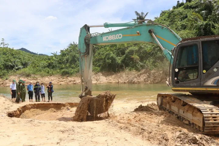 Tìm kiếm nạn nhân mất tích ở thủy điện Rào Trăng 3 - Ảnh 5. Tìm kiếm nạn nhân mất tích ở thủy điện Rào Trăng 3 - Ảnh 5.
