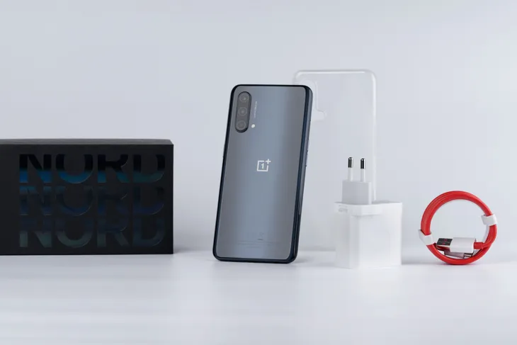 Cận cảnh OnePlus Nord CE 5G: Chip Snapdragon 750G 5G, RAM 12GB, màn hình 90Hz - Ảnh 4. Cận cảnh OnePlus Nord CE 5G: Chip Snapdragon 750G 5G, RAM 12GB, màn hình 90Hz - Ảnh 4.