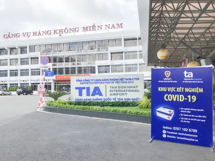 Bệnh viện Đa khoa Tâm Anh triển khai xét nghiệm COVID-19 tại Sân bay Tân Sơn Nhất - Ảnh 1. Bệnh viện Đa khoa Tâm Anh triển khai xét nghiệm COVID-19 tại Sân bay Tân Sơn Nhất - Ảnh 1.