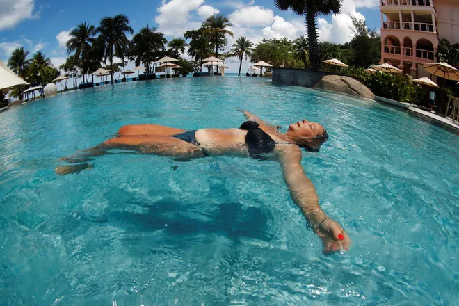 Phát hiện ca mắc biến chủng Delta, Phuket đóng cửa toàn bộ trường học - Ảnh 1. Phát hiện ca mắc biến chủng Delta, Phuket đóng cửa toàn bộ trường học - Ảnh 1.