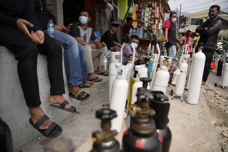Indonesia trở thành quốc gia Đông Nam Á đầu tiên vượt mốc 2,5 triệu ca COVID-19 - Ảnh 1. Indonesia trở thành quốc gia Đông Nam Á đầu tiên vượt mốc 2,5 triệu ca COVID-19 - Ảnh 1.