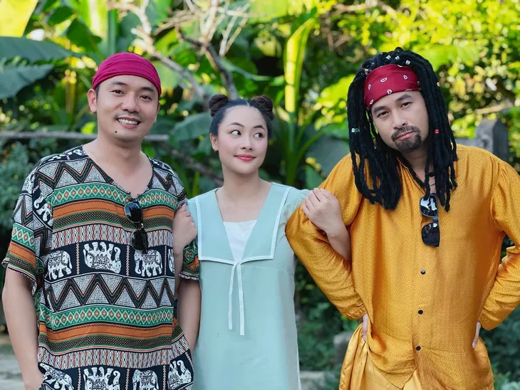 Hậu trường Mùa hoa tìm lại: Team khó ưa lộ diện, Đồng - Núi thân thiết khó ngờ - Ảnh 2. Hậu trường Mùa hoa tìm lại: Team khó ưa lộ diện, Đồng - Núi thân thiết khó ngờ - Ảnh 2.