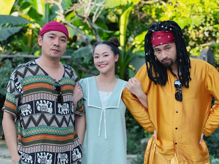 Hậu trường Mùa hoa tìm lại: Team khó ưa lộ diện, Đồng - Núi thân thiết khó ngờ - Ảnh 3. Hậu trường Mùa hoa tìm lại: Team khó ưa lộ diện, Đồng - Núi thân thiết khó ngờ - Ảnh 3.