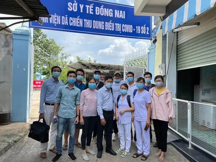 Đồng Nai lập 100 giường hồi sức cho các ca COVID-19 nặng, Bệnh viện dã chiến số 2 bắt đầu tiếp nhận bệnh nhân - Ảnh 2. Đồng Nai lập 100 giường hồi sức cho các ca COVID-19 nặng, Bệnh viện dã chiến số 2 bắt đầu tiếp nhận bệnh nhân - Ảnh 2.