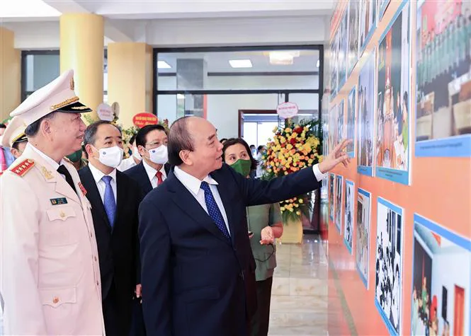 Không ngừng nỗ lực phấn đấu, sẵn sàng bảo vệ vững chắc an ninh quốc gia trong mọi tình huống - Ảnh 2. Không ngừng nỗ lực phấn đấu, sẵn sàng bảo vệ vững chắc an ninh quốc gia trong mọi tình huống - Ảnh 2.