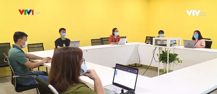 Cô gái xương thủy tinh giúp đỡ hàng trăm người yếu thế - Ảnh 1. Cô gái xương thủy tinh giúp đỡ hàng trăm người yếu thế - Ảnh 1.