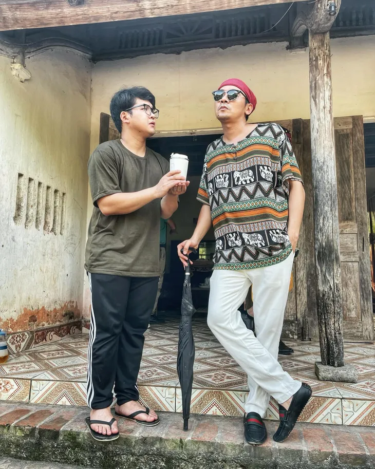 Hậu trường Mùa hoa tìm lại: Team khó ưa lộ diện, Đồng - Núi thân thiết khó ngờ - Ảnh 12. Hậu trường Mùa hoa tìm lại: Team khó ưa lộ diện, Đồng - Núi thân thiết khó ngờ - Ảnh 12.