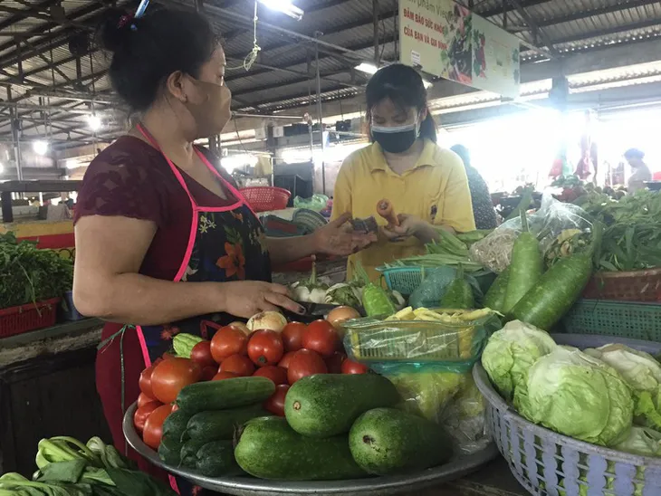 Ngành Công Thương và Nông nghiệp chịu trách nhiệm trước dân nếu thiếu hàng thiết yếu - Ảnh 2. Ngành Công Thương và Nông nghiệp chịu trách nhiệm trước dân nếu thiếu hàng thiết yếu - Ảnh 2.