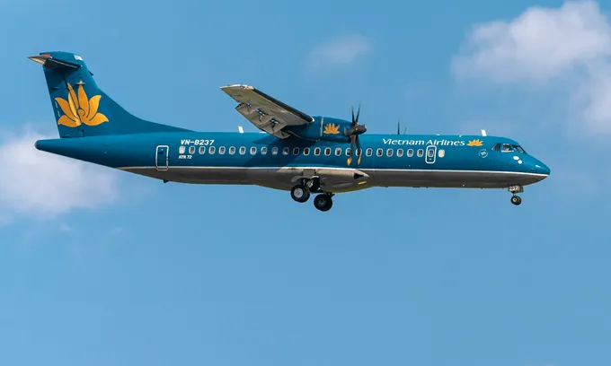 Ăn dè tiết kiệm, cõng thêm hàng hóa…, Vietnam Airlines tái cơ cấu vượt bão COVID-19 - Ảnh 1. Ăn dè tiết kiệm, cõng thêm hàng hóa…, Vietnam Airlines tái cơ cấu vượt bão COVID-19 - Ảnh 1.