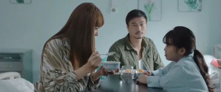 Mùa hoa tìm lại - Tập 23: Lệ vui khi thấy Đồng hậm hực ghen, Thủy lại muốn hàn gắn với Đồng vì bé Ngân? - Ảnh 14. Mùa hoa tìm lại - Tập 23: Lệ vui khi thấy Đồng hậm hực ghen, Thủy lại muốn hàn gắn với Đồng vì bé Ngân? - Ảnh 14.