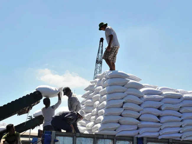 Bùng nổ đường nhập khẩu từ các nước ASEAN, liệu có bất thường? - Ảnh 1. Bùng nổ đường nhập khẩu từ các nước ASEAN, liệu có bất thường? - Ảnh 1.