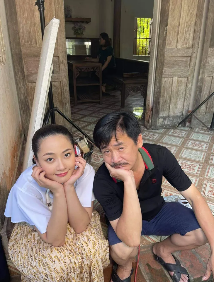 Chia tay Mùa hoa tìm lại, ông Vui tung ảnh hậu trường hài hước mọi lúc mọi nơi - Ảnh 5. Chia tay Mùa hoa tìm lại, ông Vui tung ảnh hậu trường hài hước mọi lúc mọi nơi - Ảnh 5.