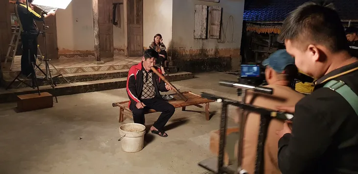 Chia tay Mùa hoa tìm lại, ông Vui tung ảnh hậu trường hài hước mọi lúc mọi nơi - Ảnh 8. Chia tay Mùa hoa tìm lại, ông Vui tung ảnh hậu trường hài hước mọi lúc mọi nơi - Ảnh 8.