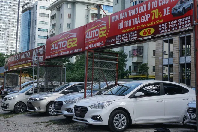 Chợ ô tô cũ thời chịu lỗ trong đại dịch COVID-19 - Ảnh 2. Chợ ô tô cũ thời chịu lỗ trong đại dịch COVID-19 - Ảnh 2.