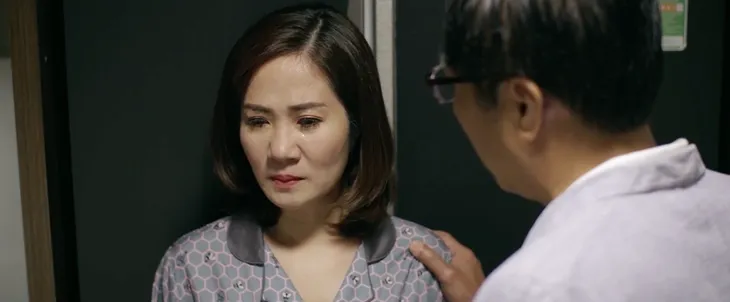Hãy nói lời yêu - Tập 28: My nghĩ đủ mọi cách có tiền giúp Phan, giấu mẹ đi làm tiếp viên ở quán bia - Ảnh 9. Hãy nói lời yêu - Tập 28: My nghĩ đủ mọi cách có tiền giúp Phan, giấu mẹ đi làm tiếp viên ở quán bia - Ảnh 9.