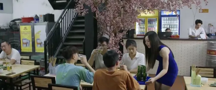 Hãy nói lời yêu - Tập 28: My nghĩ đủ mọi cách có tiền giúp Phan, giấu mẹ đi làm tiếp viên ở quán bia - Ảnh 30. Hãy nói lời yêu - Tập 28: My nghĩ đủ mọi cách có tiền giúp Phan, giấu mẹ đi làm tiếp viên ở quán bia - Ảnh 30.