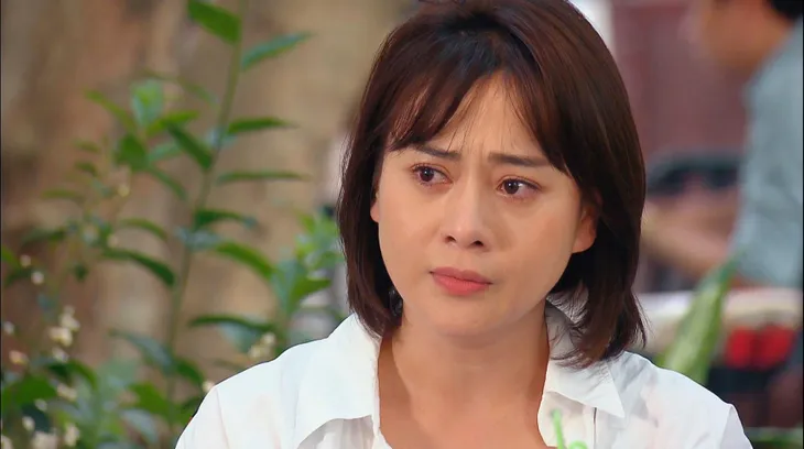 Hương vị tình thân: Một mình chịu công kích, dè bỉu, Nam quyết định từ bỏ vì Long yêu chưa xác định? - Ảnh 6. Hương vị tình thân: Một mình chịu công kích, dè bỉu, Nam quyết định từ bỏ vì Long yêu chưa xác định? - Ảnh 6.