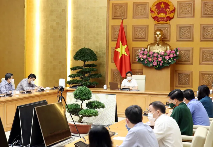 Sẵn sàng cho kịch bản xấu và xấu hơn, triển khai “2 mũi giáp công” chống COVID-19 - Ảnh 2. Sẵn sàng cho kịch bản xấu và xấu hơn, triển khai “2 mũi giáp công” chống COVID-19 - Ảnh 2.