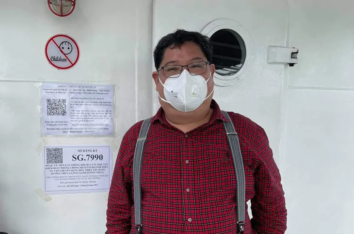Biến tàu chở khách du lịch thành tàu chở hàng hóa - nhu yếu phẩm - Ảnh 3. Biến tàu chở khách du lịch thành tàu chở hàng hóa - nhu yếu phẩm - Ảnh 3.