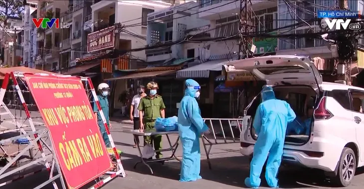 TP Hồ Chí Minh đề ra nhiều giải pháp, tận dụng giãn cách ngăn lây lan dịch - Ảnh 1. TP Hồ Chí Minh đề ra nhiều giải pháp, tận dụng giãn cách ngăn lây lan dịch - Ảnh 1.