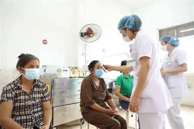 Tiêm thử nghiệm lâm sàng giai đoạn 3 vaccine COVID-19 Nano Covax tại Hưng Yên - Ảnh 5. Tiêm thử nghiệm lâm sàng giai đoạn 3 vaccine COVID-19 Nano Covax tại Hưng Yên - Ảnh 5.