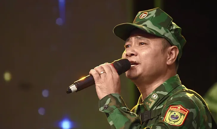 NSND Tự Long khoe sở trường hát chèo trong Chúng tôi chiến sĩ - Ảnh 4. NSND Tự Long khoe sở trường hát chèo trong Chúng tôi chiến sĩ - Ảnh 4.