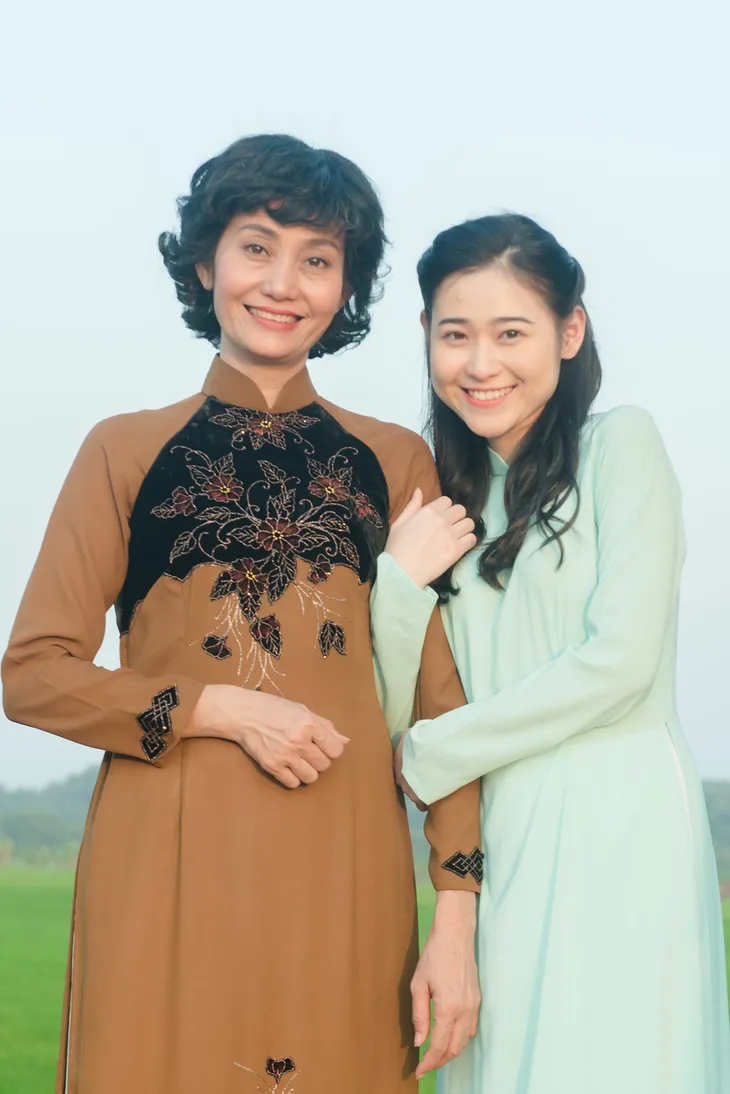 Thương con cá rô đồng: Ngày cưới Chơn - Nhớ đẫm nước mắt trên phim nhưng vui hết sảy ở hậu trường - Ảnh 8. Thương con cá rô đồng: Ngày cưới Chơn - Nhớ đẫm nước mắt trên phim nhưng vui hết sảy ở hậu trường - Ảnh 8.