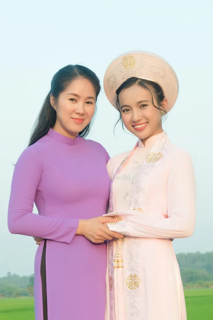 Thương con cá rô đồng: Ngày cưới Chơn - Nhớ đẫm nước mắt trên phim nhưng vui hết sảy ở hậu trường - Ảnh 6. Thương con cá rô đồng: Ngày cưới Chơn - Nhớ đẫm nước mắt trên phim nhưng vui hết sảy ở hậu trường - Ảnh 6.