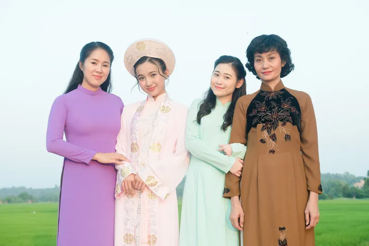 Thương con cá rô đồng: Ngày cưới Chơn - Nhớ đẫm nước mắt trên phim nhưng vui hết sảy ở hậu trường - Ảnh 5. Thương con cá rô đồng: Ngày cưới Chơn - Nhớ đẫm nước mắt trên phim nhưng vui hết sảy ở hậu trường - Ảnh 5.