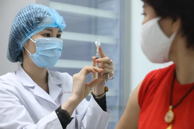 Có thể đẩy nhanh cấp phép vaccine Nanocovax của Việt Nam hay không? - Ảnh 1. Có thể đẩy nhanh cấp phép vaccine Nanocovax của Việt Nam hay không? - Ảnh 1.