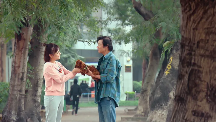 Loạt áo len, trang phục lỗi mốt dìm dáng của Nam (Phương Oanh) trong Hương vị tình thân - Ảnh 23. Loạt áo len, trang phục lỗi mốt dìm dáng của Nam (Phương Oanh) trong Hương vị tình thân - Ảnh 23.