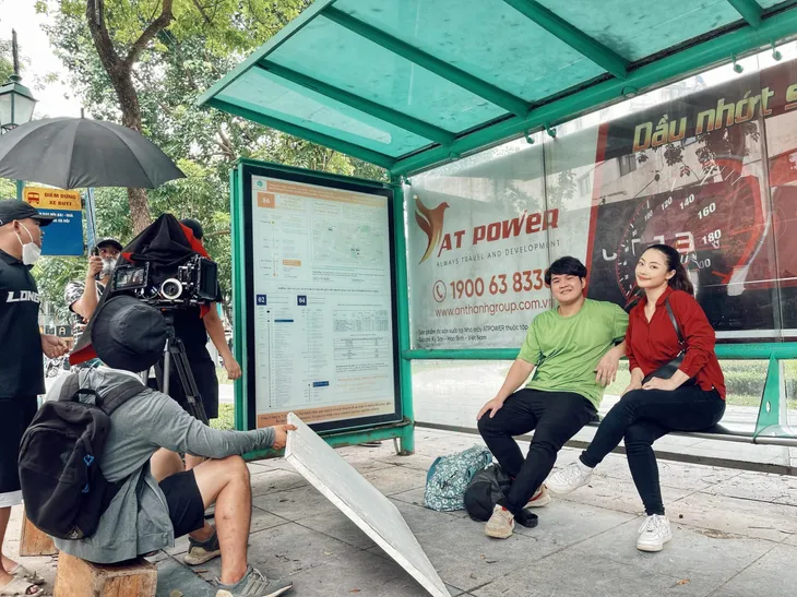 Mùa hoa tìm lại: Loạt ảnh tình cảm của Núi và Hoa khiến khán giả sốt ruột thay cho Đồng và Lệ - Ảnh 12. Mùa hoa tìm lại: Loạt ảnh tình cảm của Núi và Hoa khiến khán giả sốt ruột thay cho Đồng và Lệ - Ảnh 12.