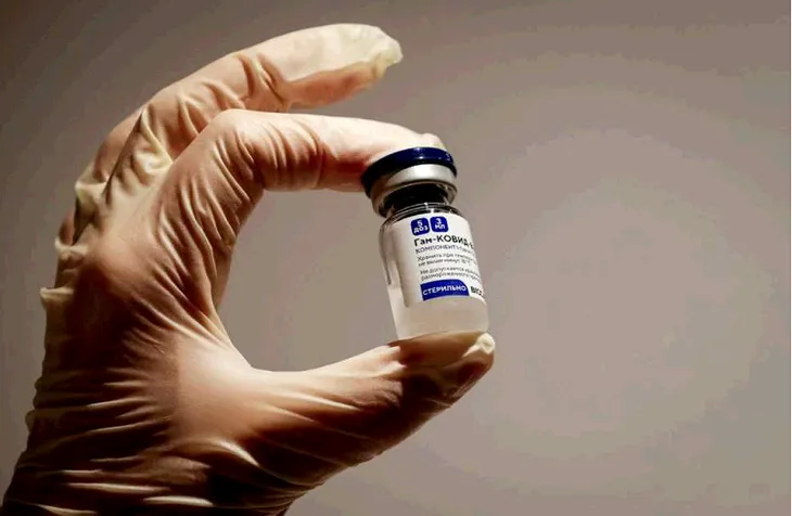 Việt Nam sản xuất lô vaccine Sputnik V đầu tiên - Ảnh 1. Việt Nam sản xuất lô vaccine Sputnik V đầu tiên - Ảnh 1.